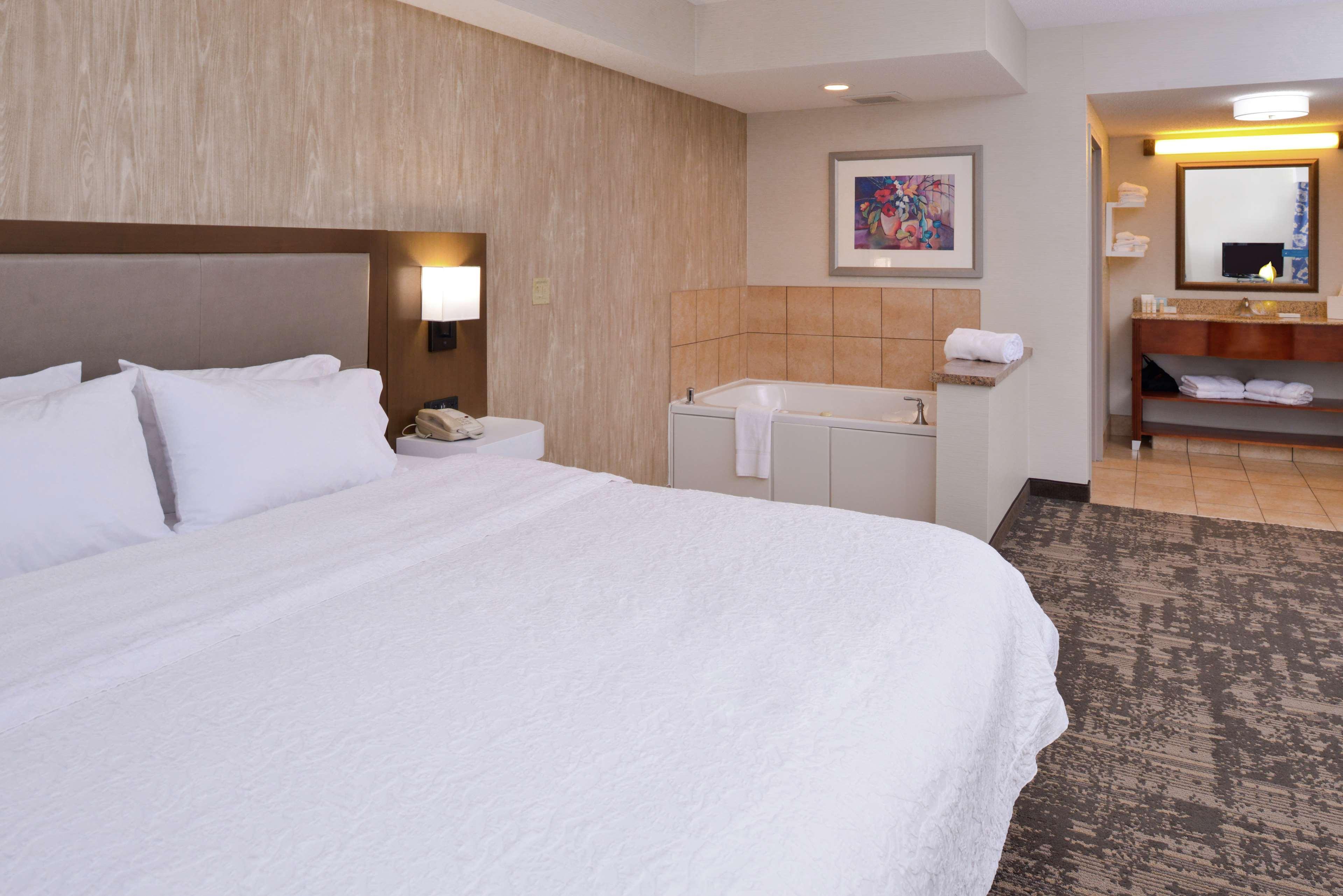 Hampton Inn & Suites Wilmington Bagian luar foto