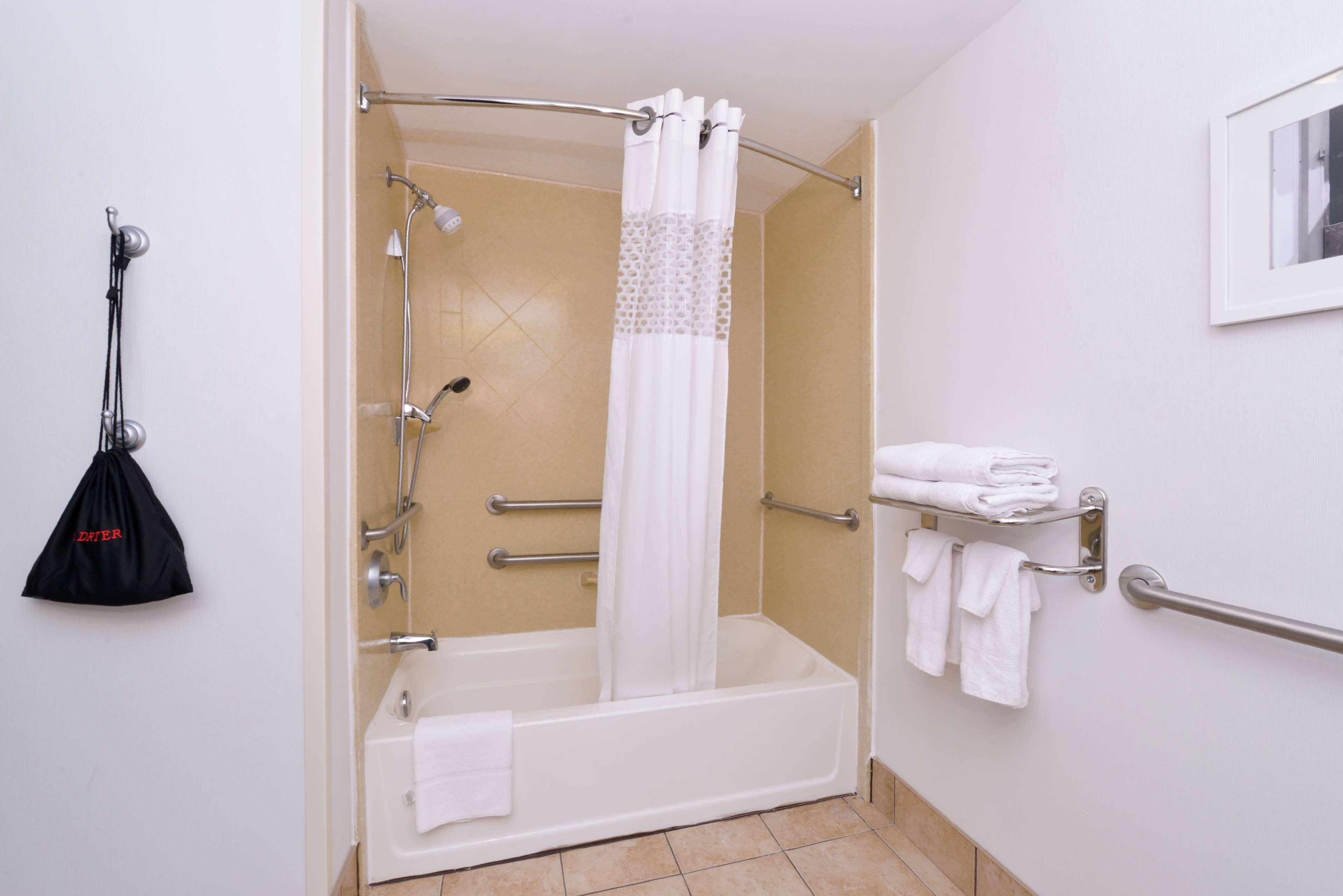 Hampton Inn & Suites Wilmington Bagian luar foto