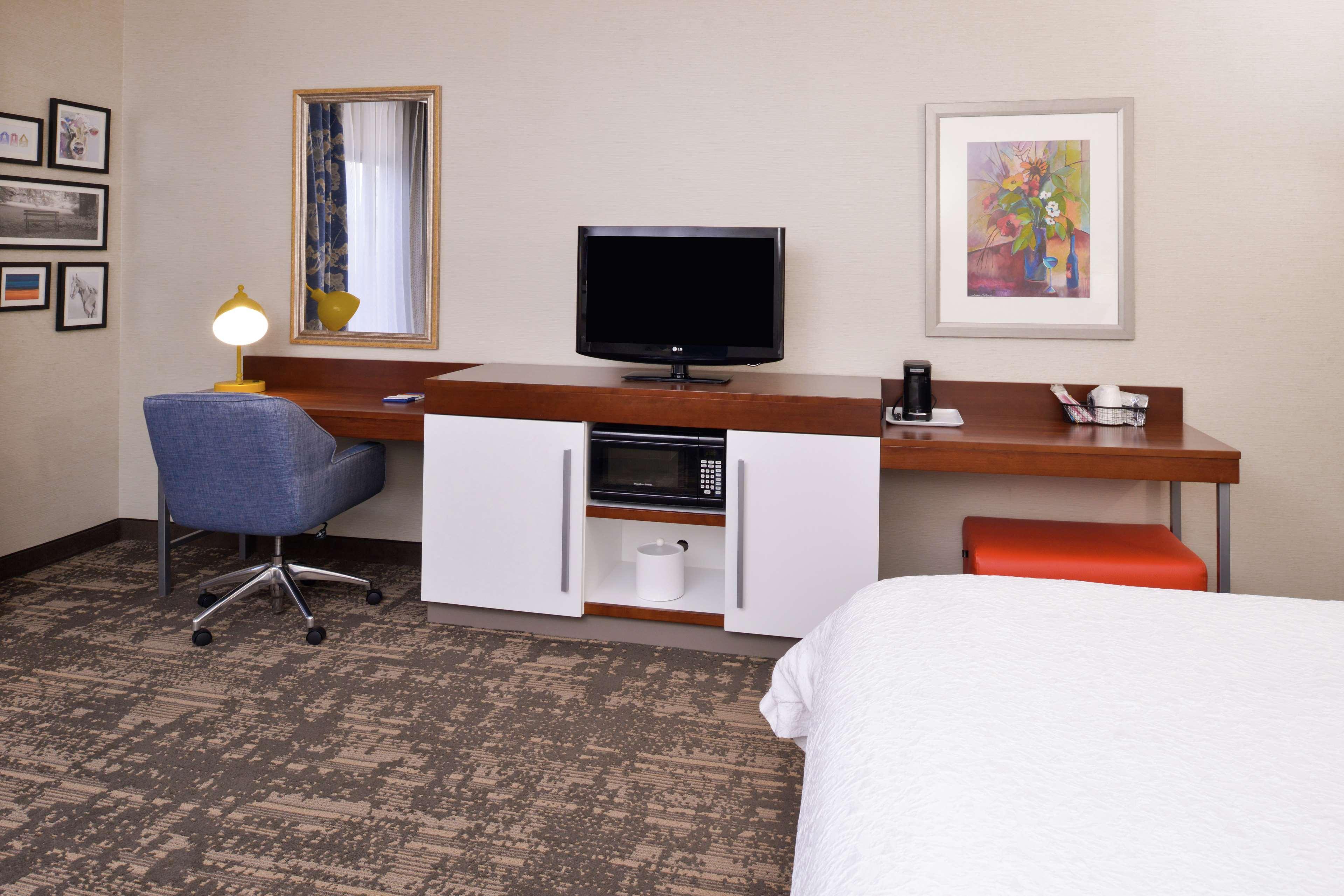 Hampton Inn & Suites Wilmington Bagian luar foto