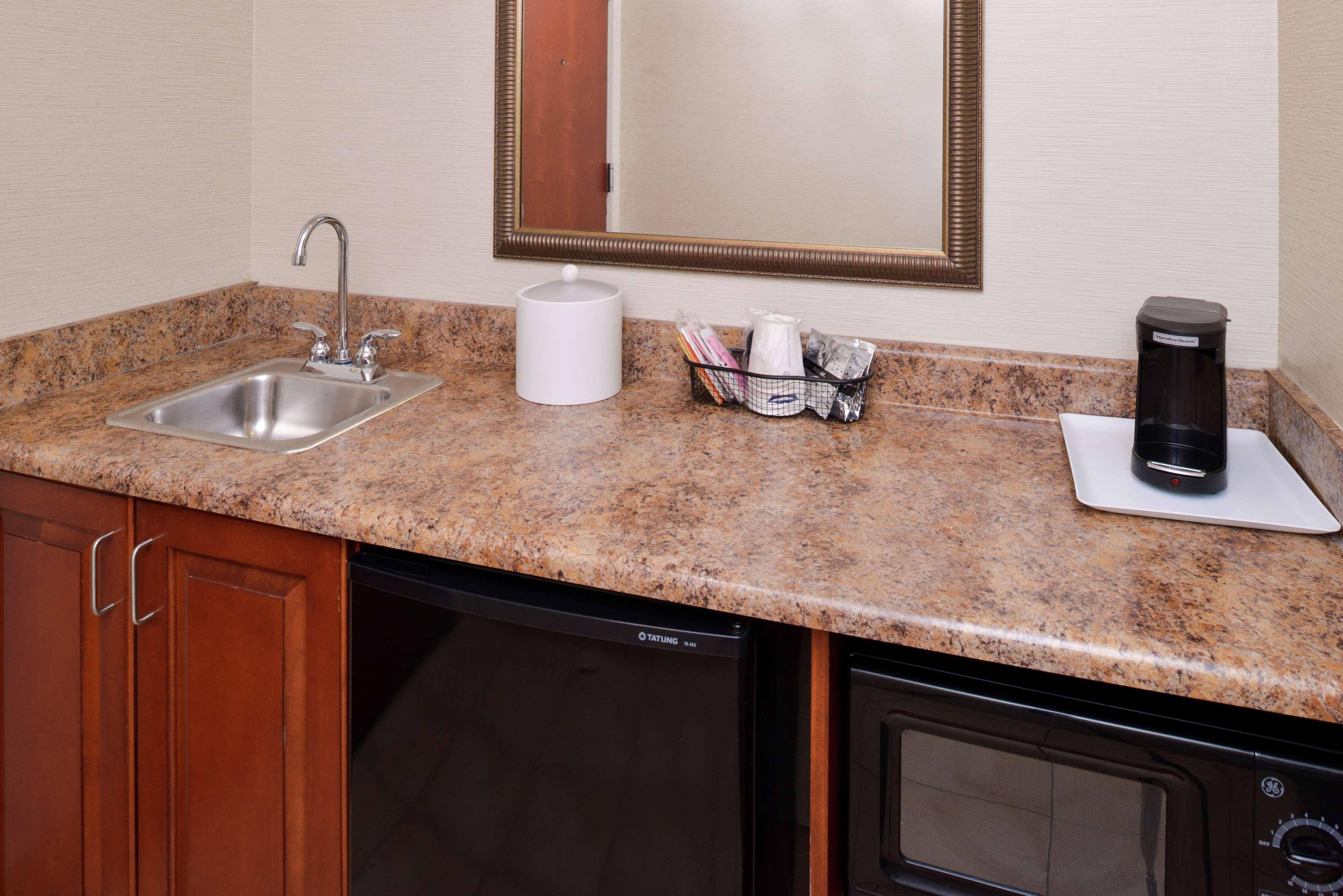 Hampton Inn & Suites Wilmington Bagian luar foto