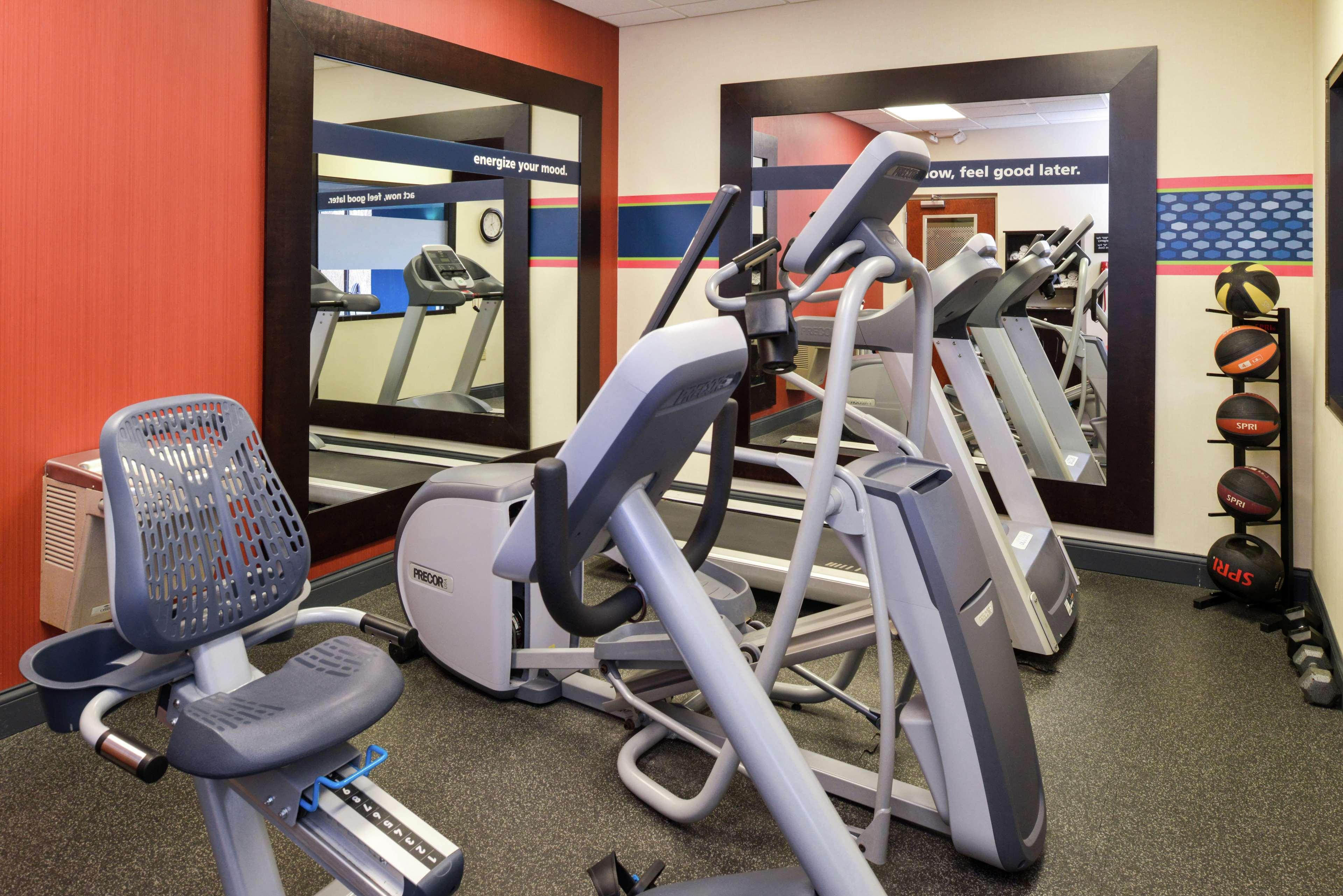 Hampton Inn & Suites Wilmington Bagian luar foto