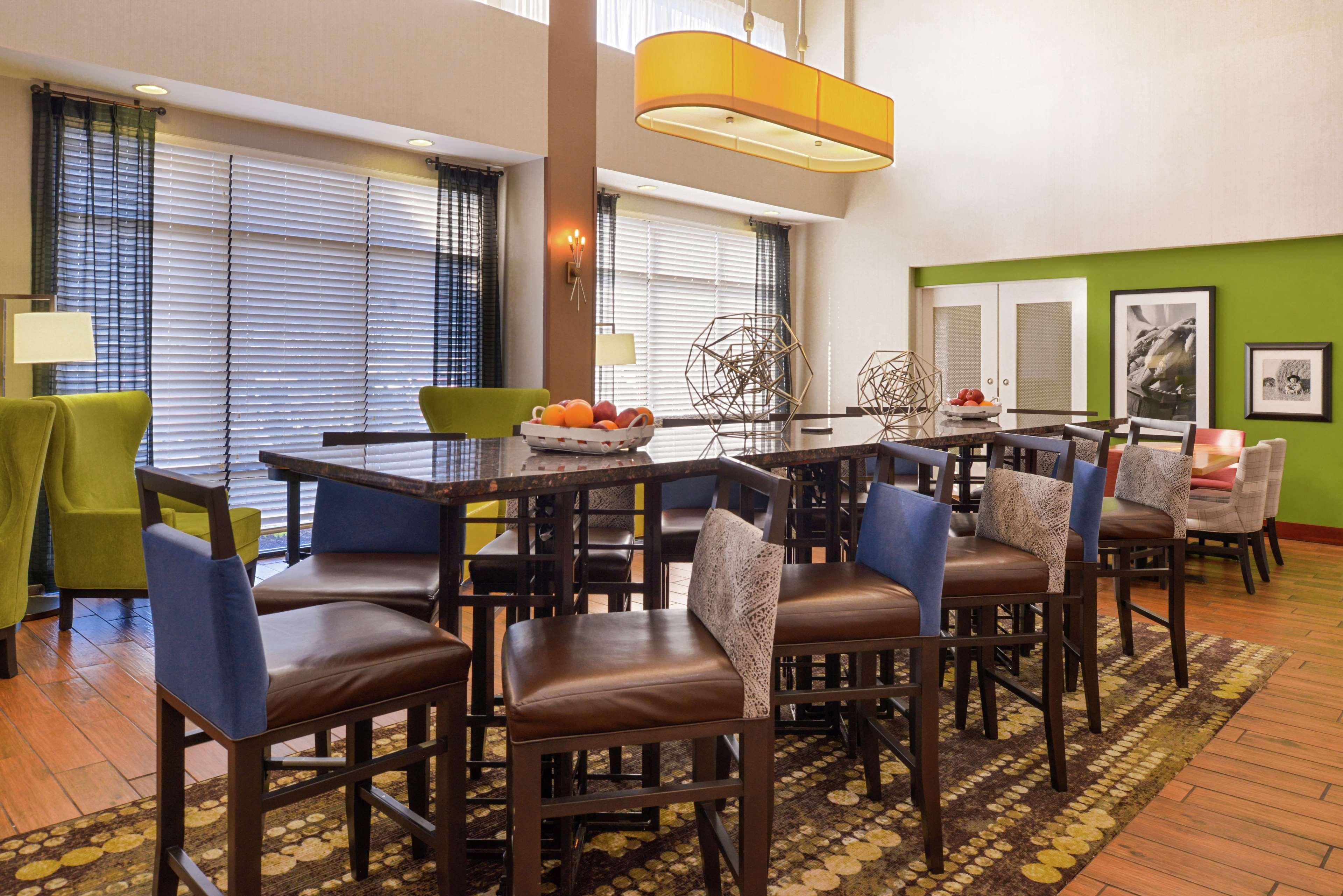 Hampton Inn & Suites Wilmington Bagian luar foto