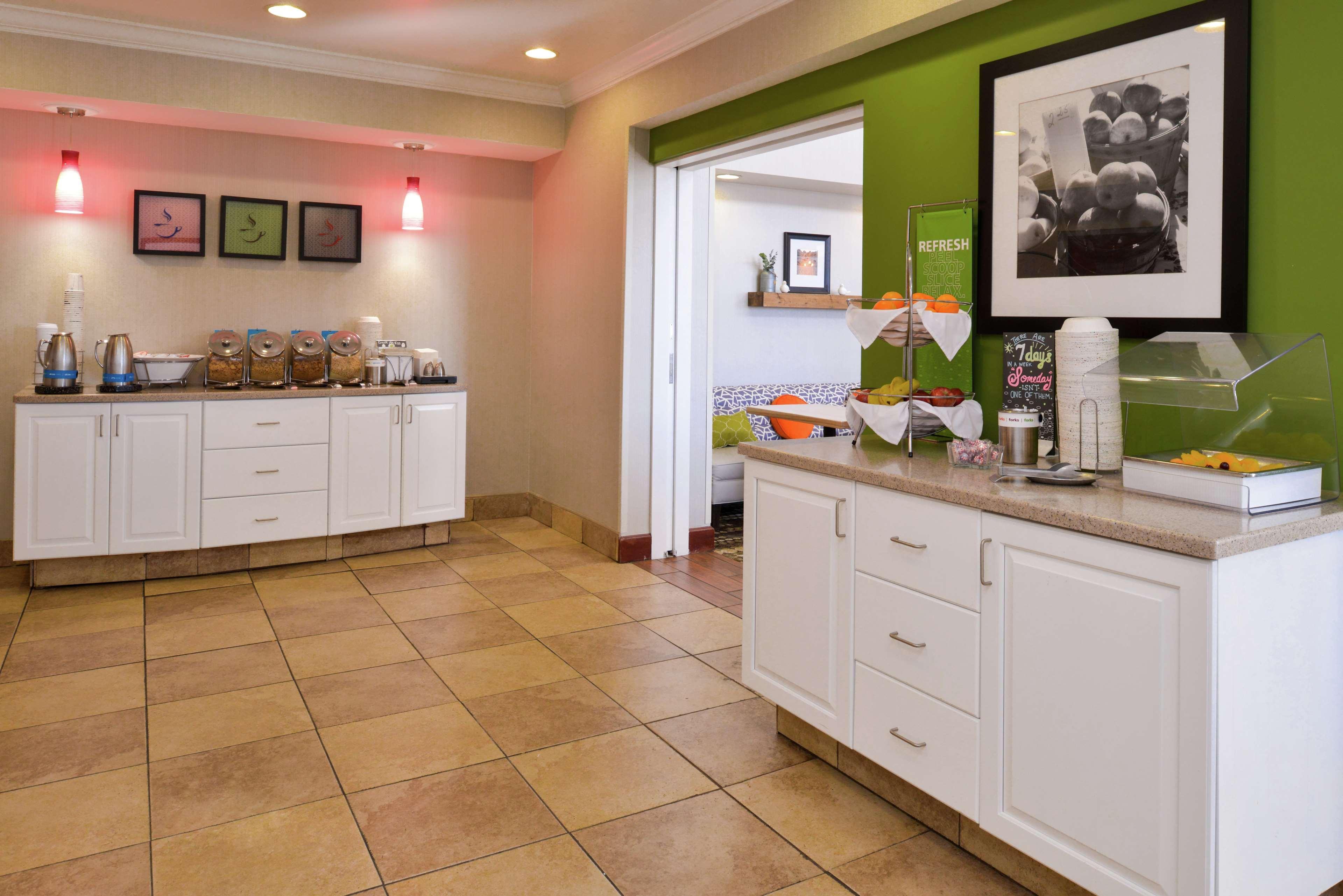 Hampton Inn & Suites Wilmington Bagian luar foto
